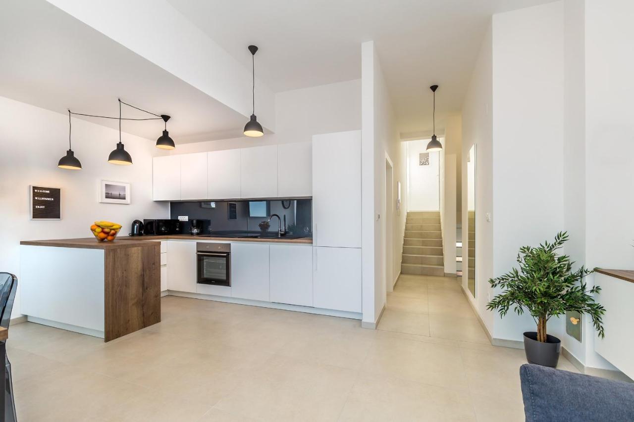 Apartments Solis Lacus Penthouse Njivice Exterior foto