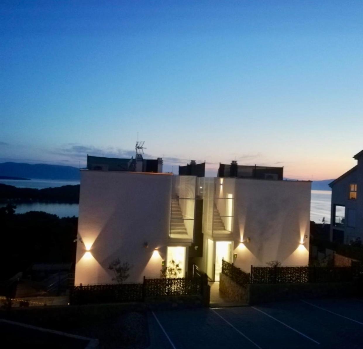 Apartments Solis Lacus Penthouse Njivice Exterior foto